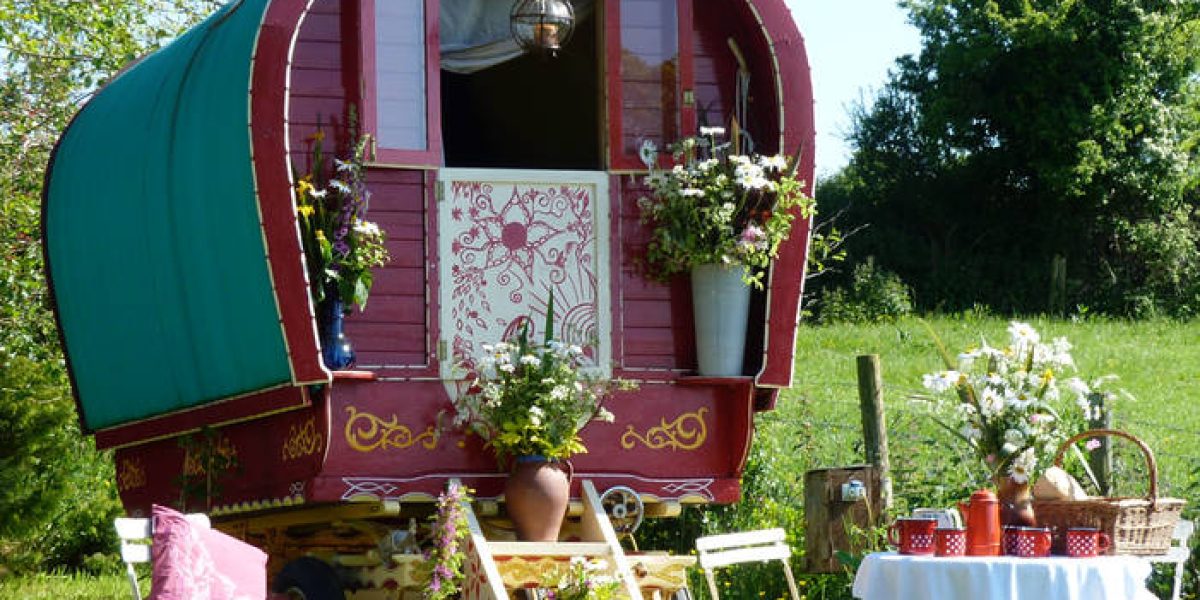 Bow Top Elle Gypsy Wagon Cornwall (2)