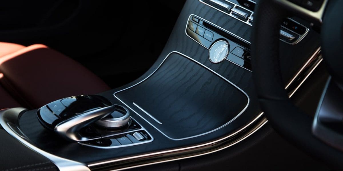 mercedes-c300-coupe-frontseat-m2woman