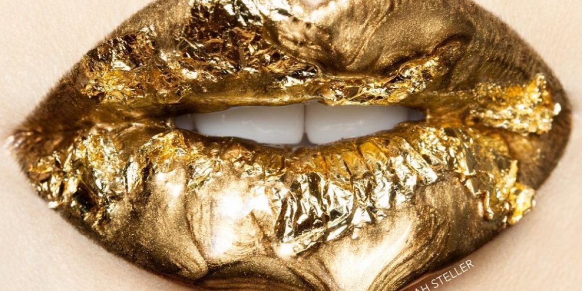 Sarah Teller Instagram golden lips sexy
