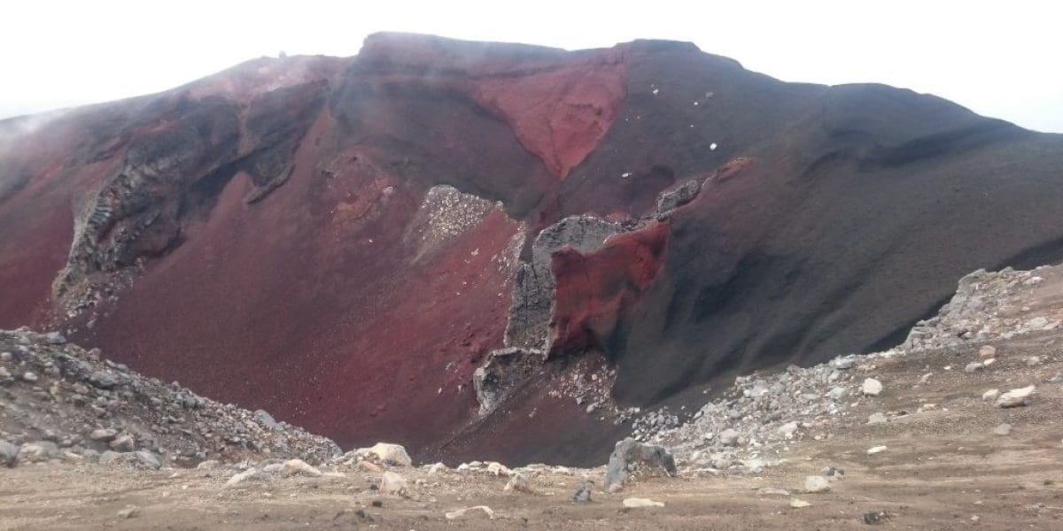 red-crater-tongariro-1