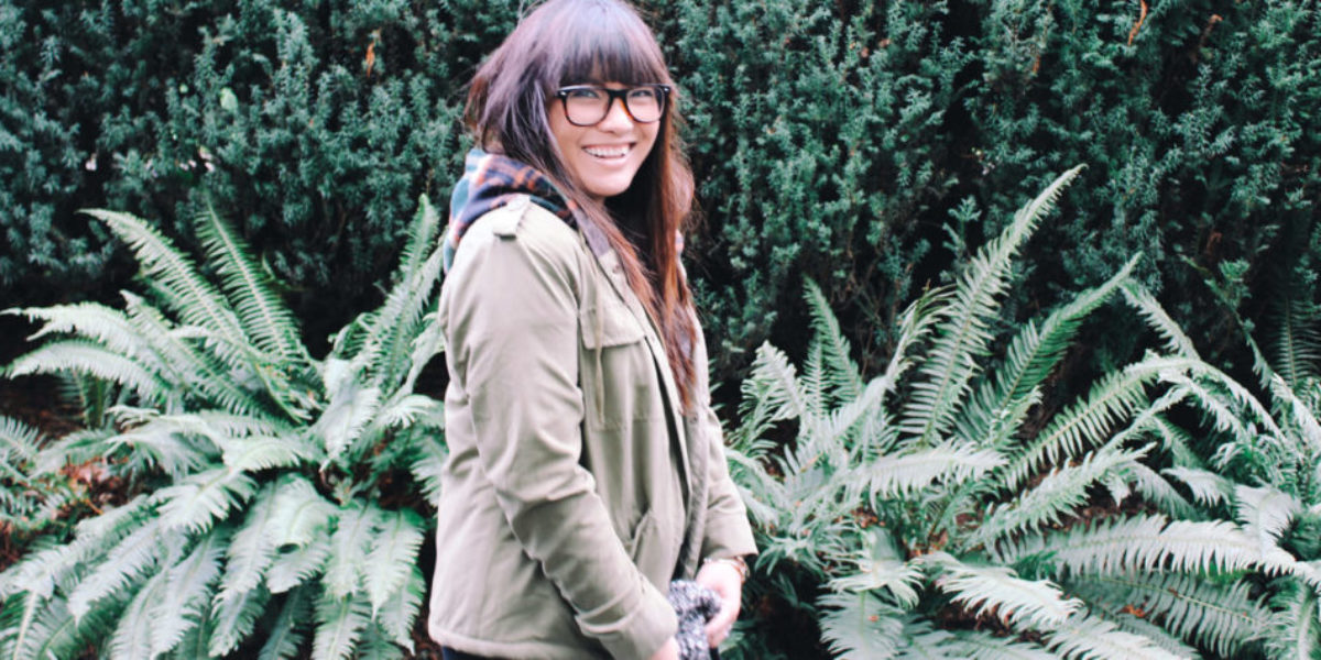 Asian-girl-cute-smile-nature-glasses