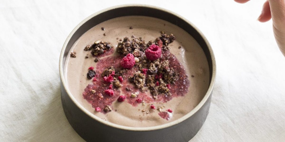 Choc Rasp Smoothie Bowlbanner