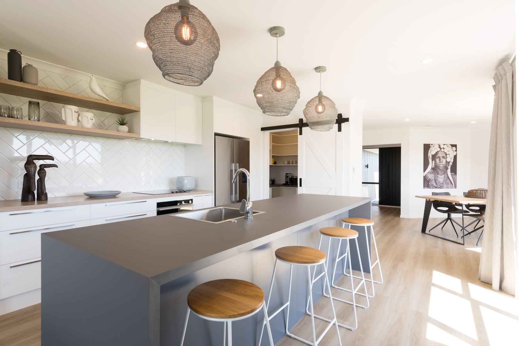 m2woman-home-building-kitchen