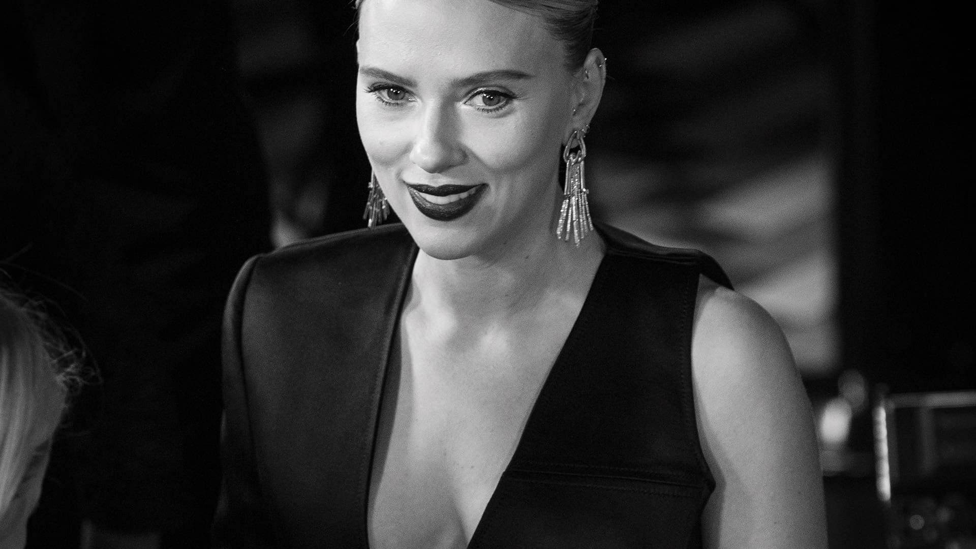 Scar Jo, More Than A Symbol - M2woman