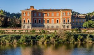 m2woman-summer-21-palazzo-serristori Palace