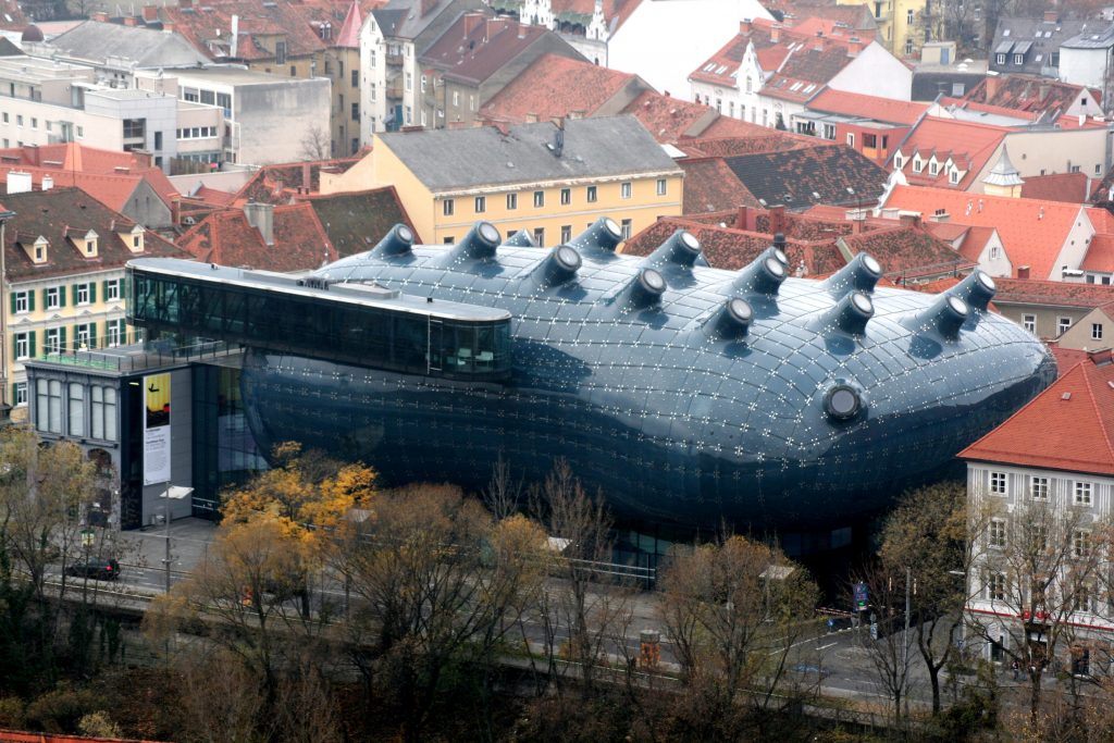 m2woman-graz-kunsthaus-vom-schlossberg-building