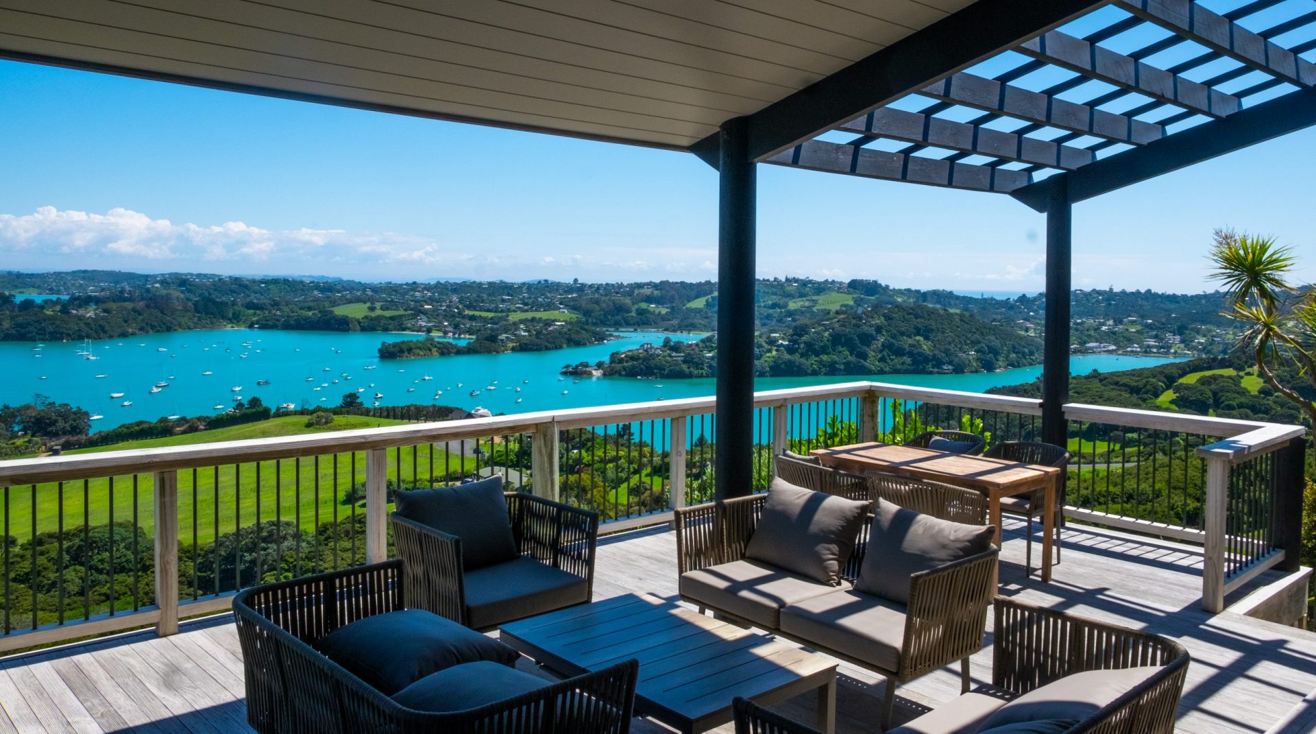 m2woman-summer-21-te-whau-waiheke