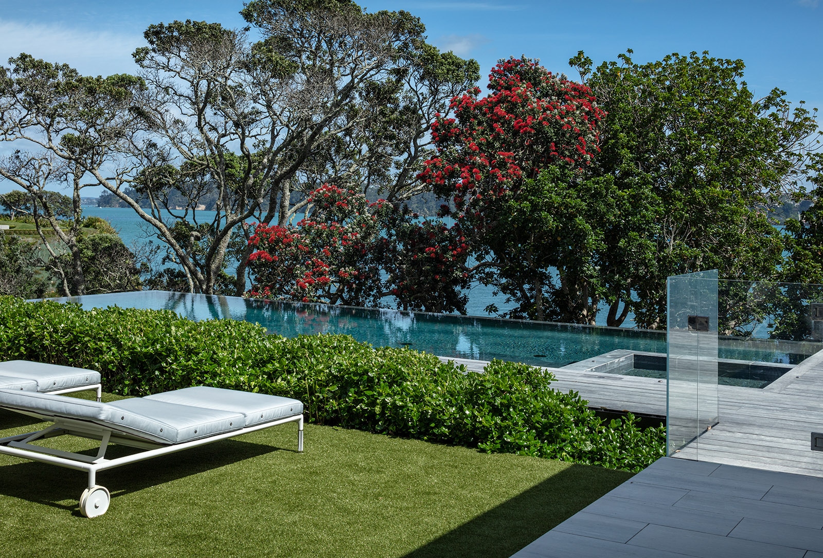 M2woman - Landscapes of Distinction M2woman - Landscapes of Distinction