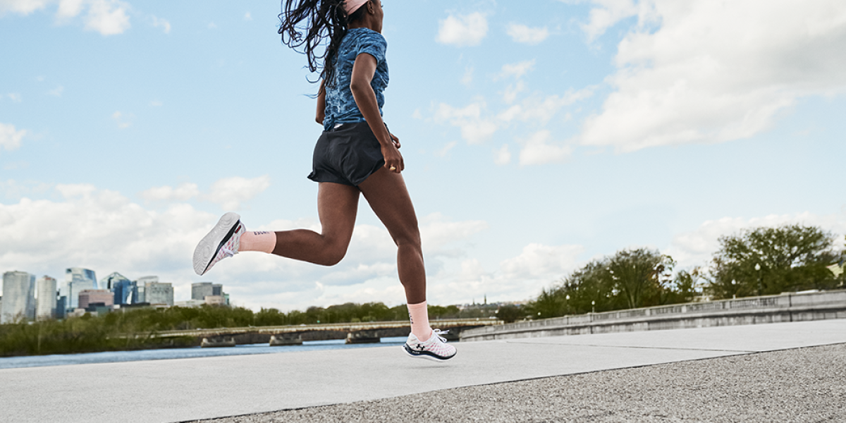 m2woman-under-armour-running-with-the-flow