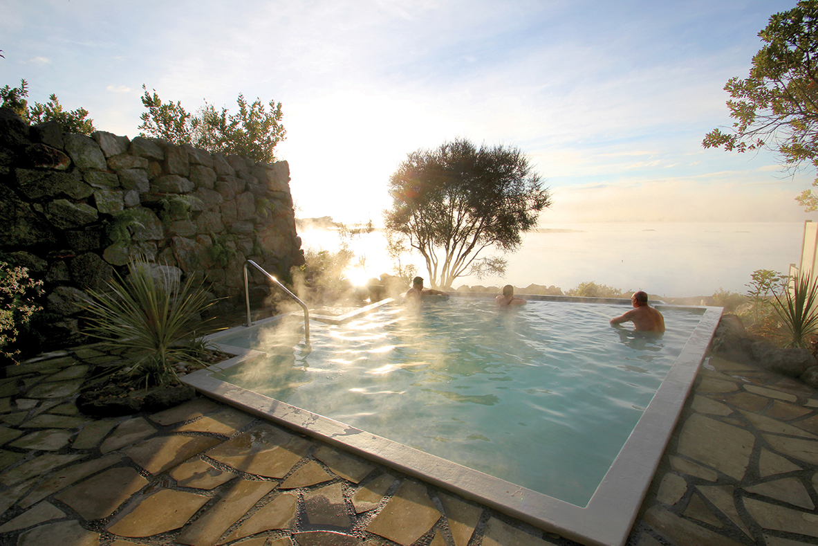 M2woman.com - Top 7 Hot Pools in New Zealand m2woman-hot-pools-nz