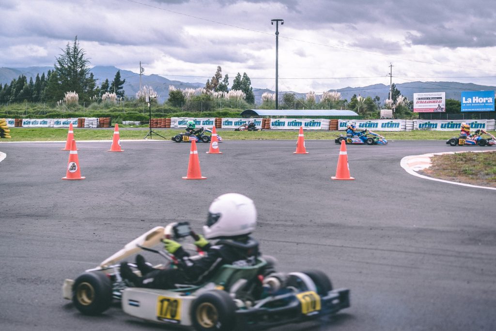 m2woman-team-bonding-go-karts