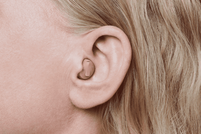 M2woman.com-Oticon-HearingAid-Siya