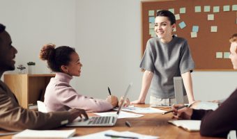 M2woman.com - Extroverts Versus Introverts. Who has the Upper Hand? M2woman.com - Extroverts Versus Introverts. Who has the Upper Hand?