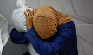 001_World-Press-Photo-of-the-Year_Mohammed-Salem_Reuters-cropped