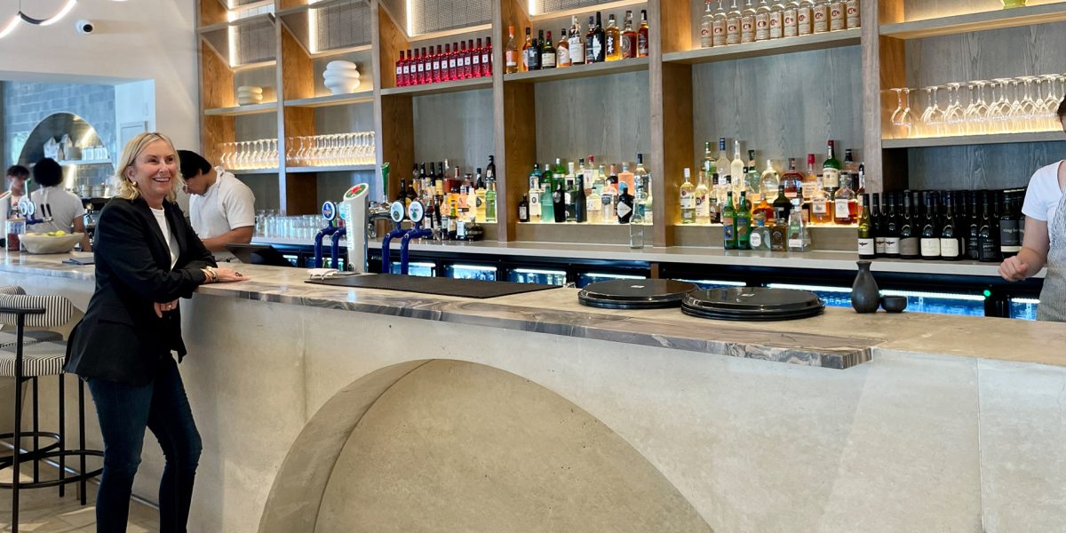 bar