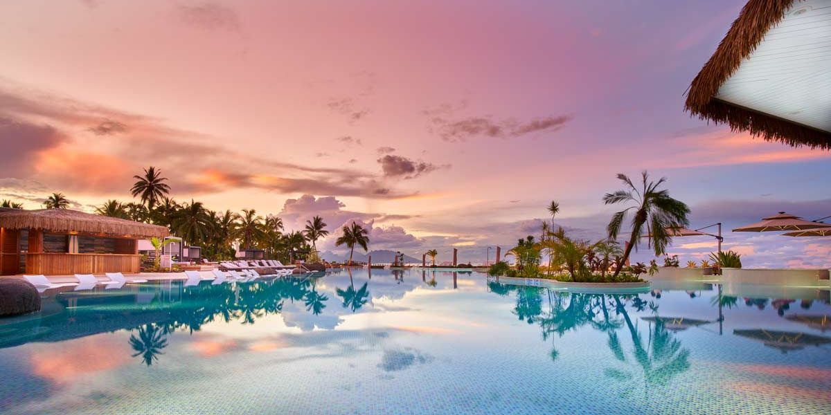 Hilton-Hotel-Tahiti---Pool-view-sunset